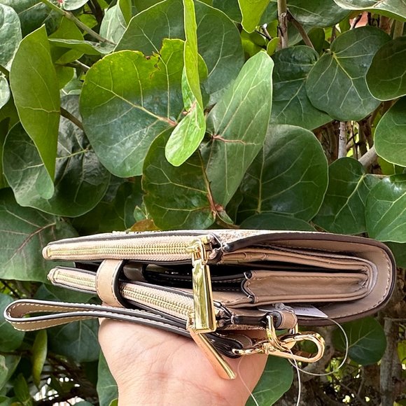 Michael Kors Jet Set Travel Double Zip Phone Wallet MK Zebra Print Camel Multi - Picture 6 of 11